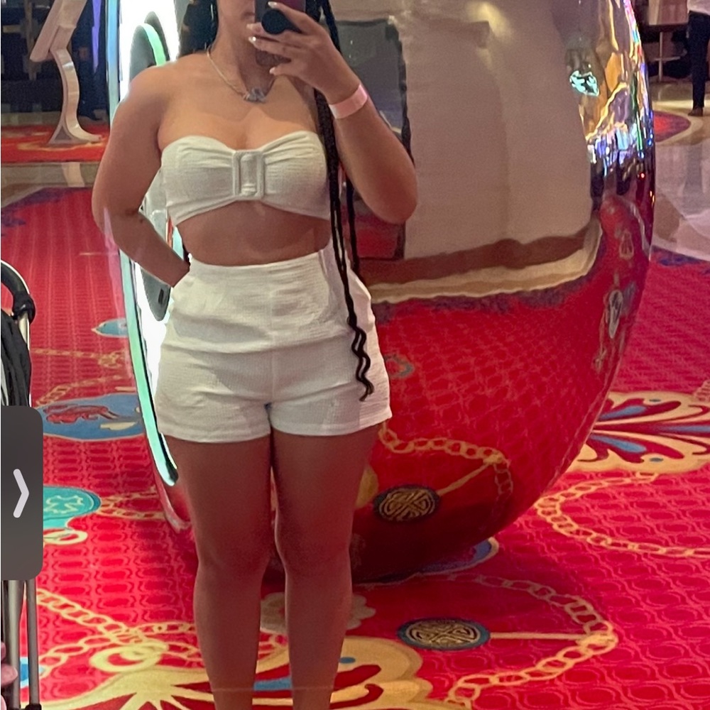 White two piece short set
